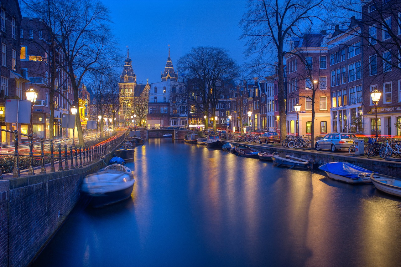 Hostele w Amsterdamie – tanie opcje dla turystów